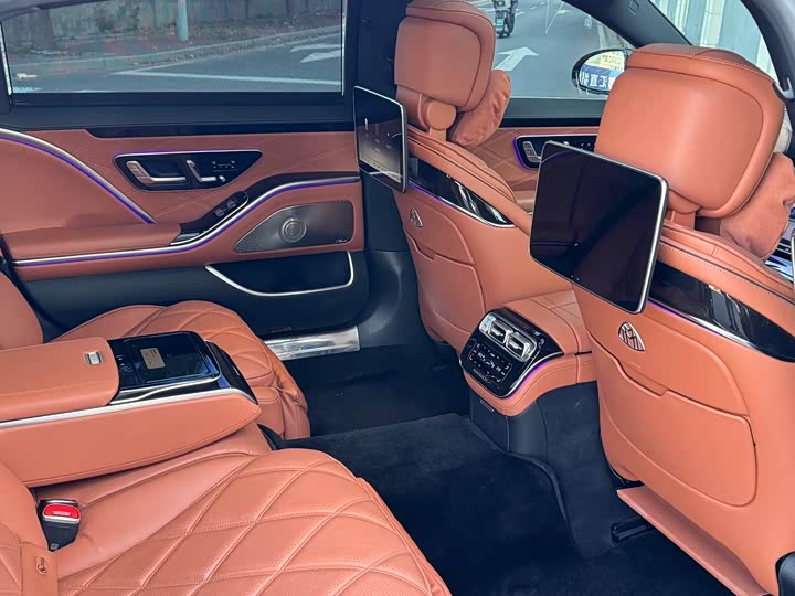 Фото 13 - Mercedes-Benz Maybach S-Class