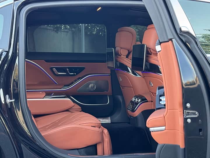 Фото 14 - Mercedes-Benz Maybach S-Class