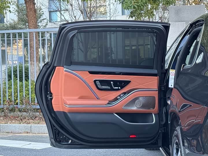 Фото 17 - Mercedes-Benz Maybach S-Class