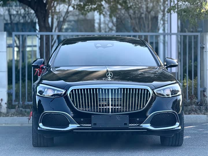 Фото 2 - Mercedes-Benz Maybach S-Class