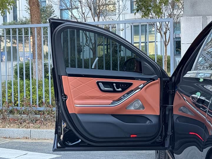 Фото 6 - Mercedes-Benz Maybach S-Class