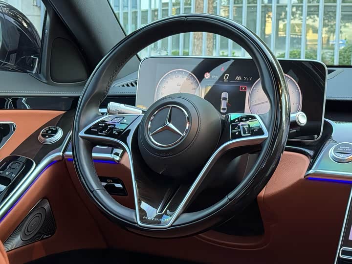 Фото 9 - Mercedes-Benz Maybach S-Class