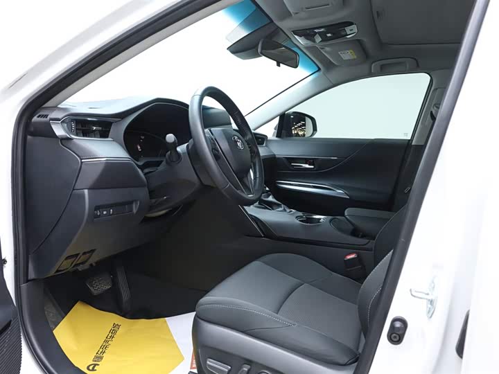 Фото 10 - Toyota Harrier