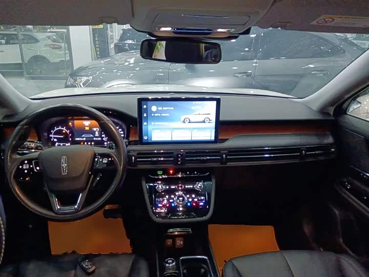 Фото 10 - Lincoln Corsair