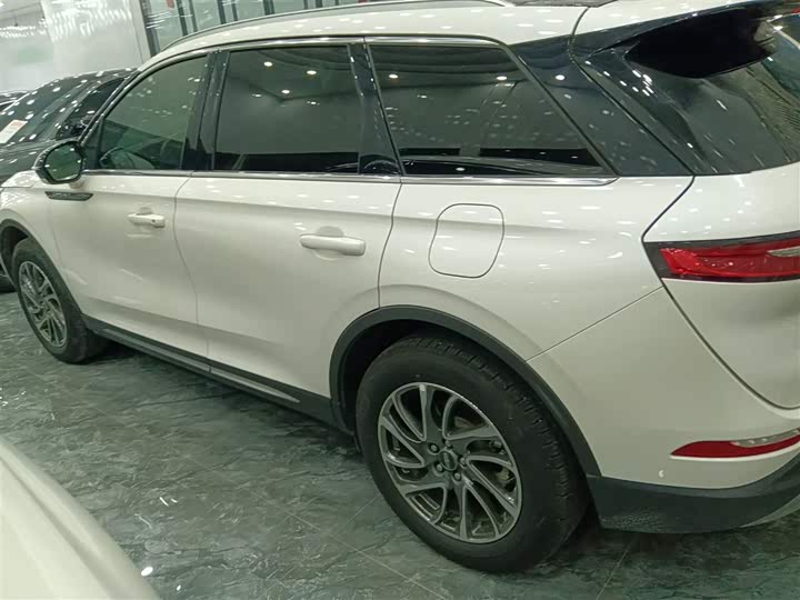 Фото 5 - Lincoln Corsair