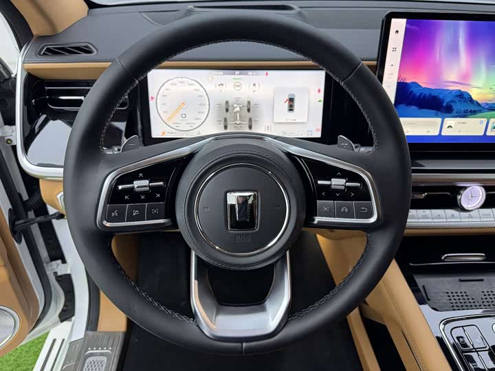 Фото 10 - Tank 500 Hybrid