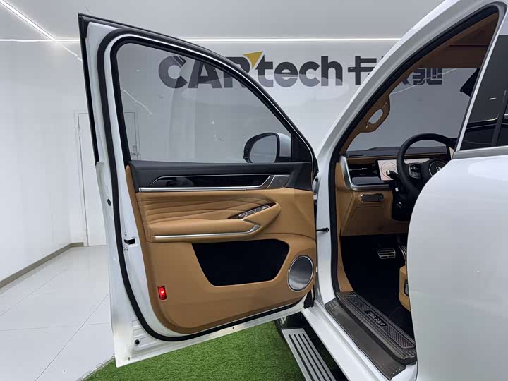 Фото 23 - Tank 500 Hybrid