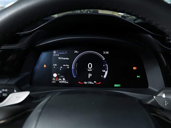 Фото 20 - Lexus RZ