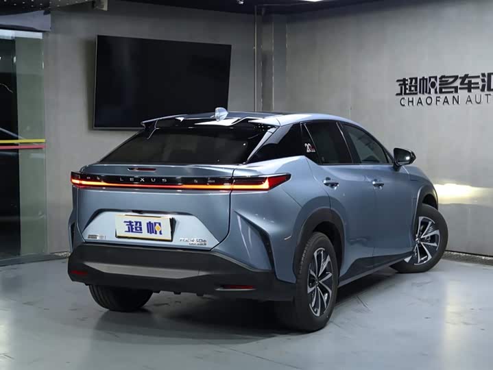 Фото 5 - Lexus RZ