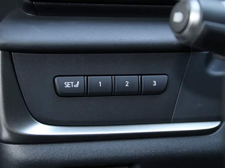 Фото 9 - Lexus RZ