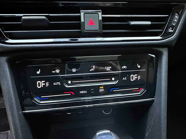 Фото 14 - Volkswagen Tharu