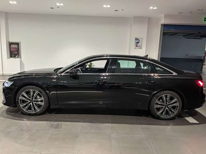 Фото 2 - Audi A6L