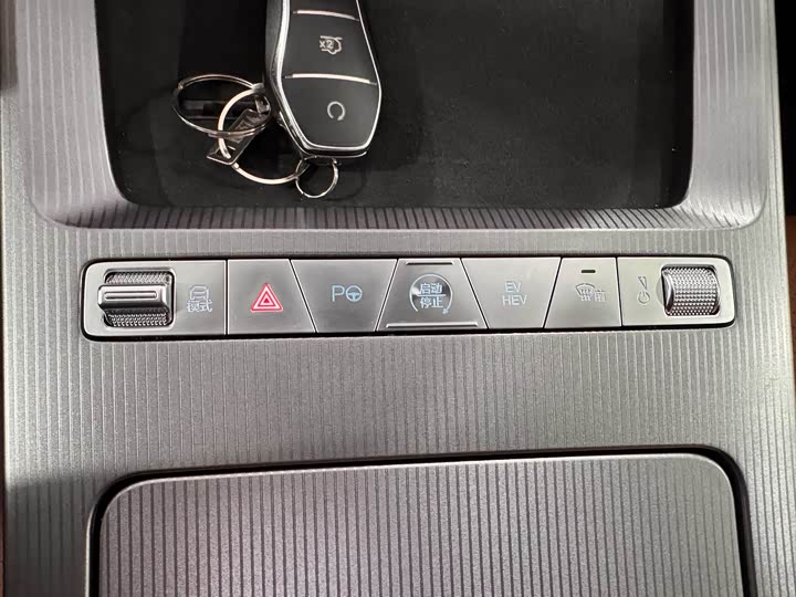 Фото 15 - BYD Han L