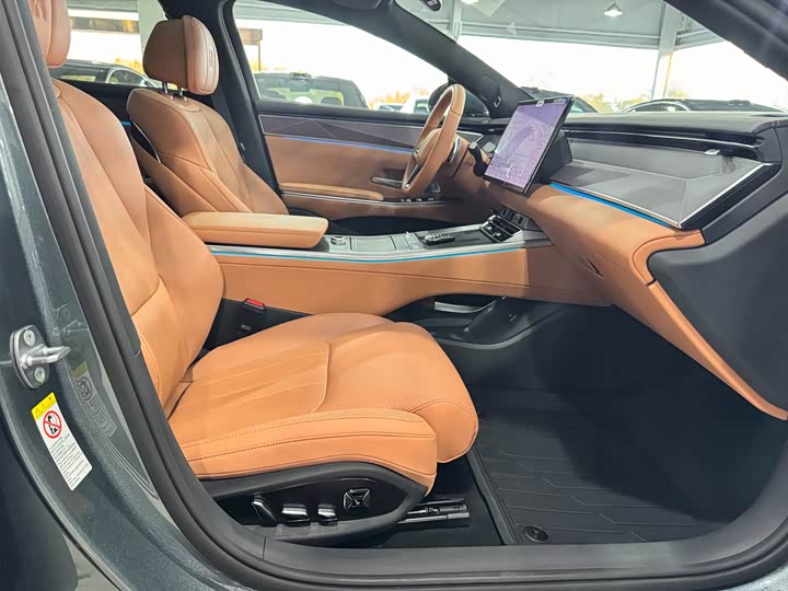 Фото 17 - BYD Han L