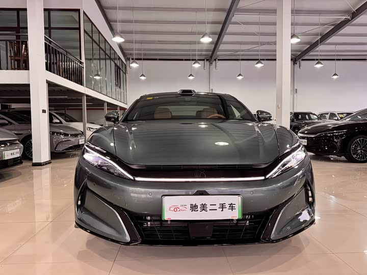 Фото 2 - BYD Han L