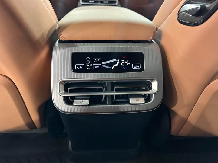 Фото 9 - BYD Han L