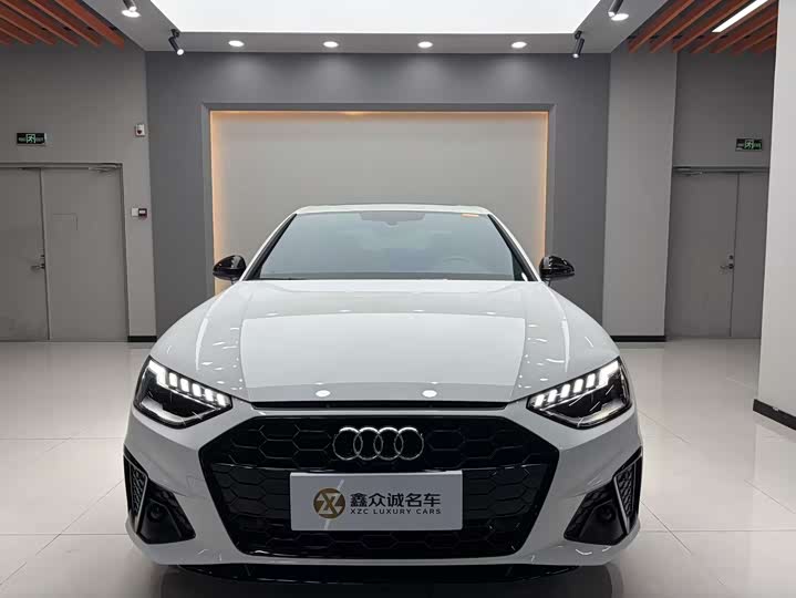 Фото 2 - Audi A4L