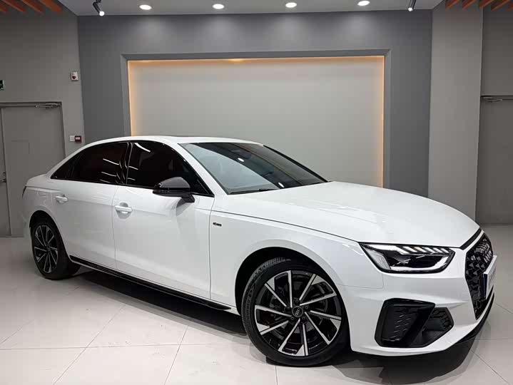 Фото 3 - Audi A4L