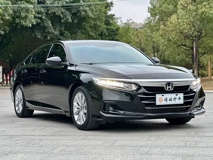 Фото 2 - Honda Accord