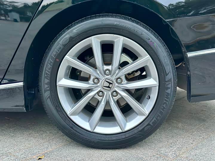 Фото 21 - Honda Accord