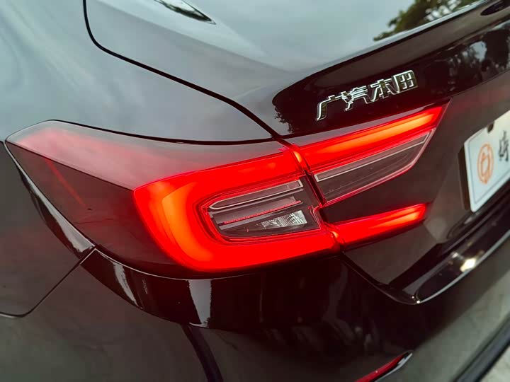 Фото 22 - Honda Accord