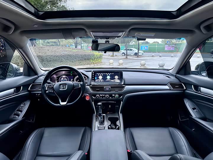 Фото 7 - Honda Accord