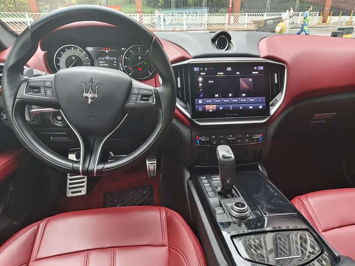 Фото 13 - Maserati Ghibli