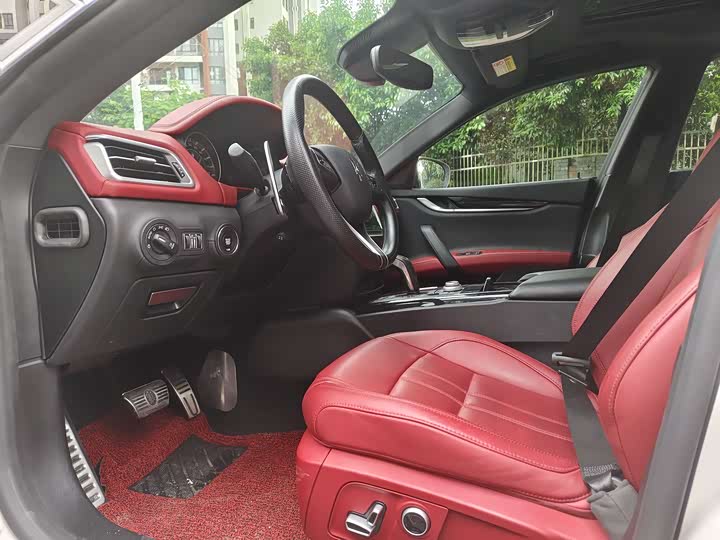 Фото 8 - Maserati Ghibli