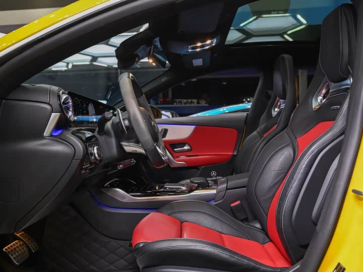 Фото 10 - Mercedes-Benz CLA-Class AMG