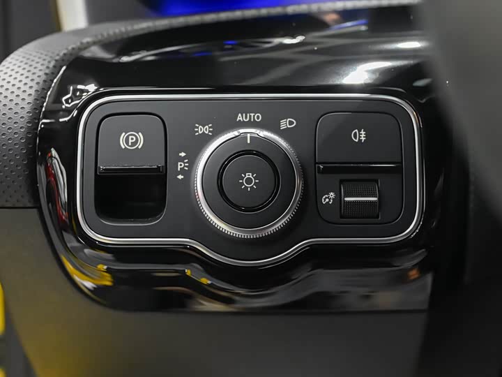 Фото 12 - Mercedes-Benz CLA-Class AMG