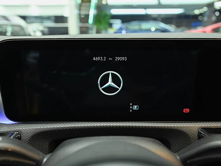 Фото 13 - Mercedes-Benz CLA-Class AMG