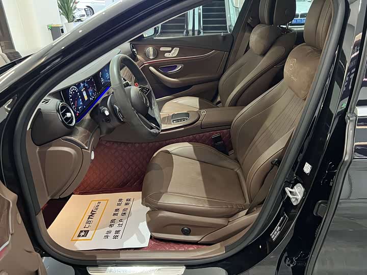 Фото 10 - Mercedes-Benz E-Class