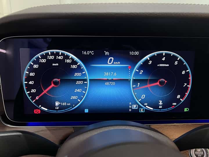 Фото 11 - Mercedes-Benz E-Class