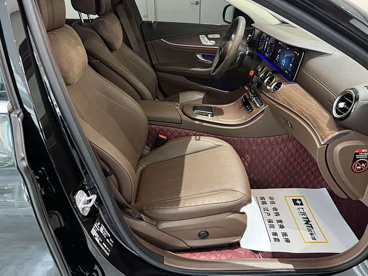 Фото 17 - Mercedes-Benz E-Class