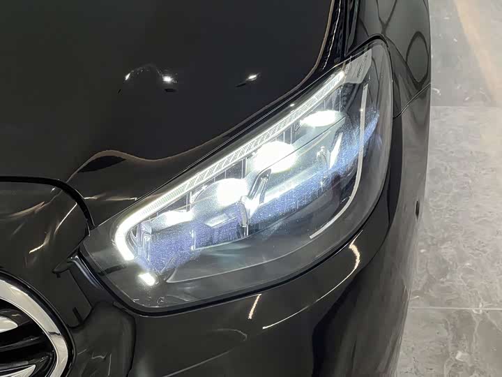 Фото 21 - Mercedes-Benz E-Class