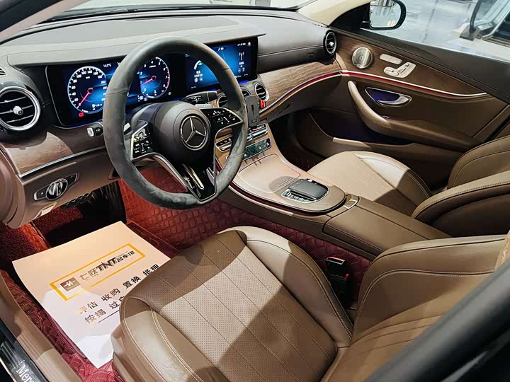 Фото 9 - Mercedes-Benz E-Class