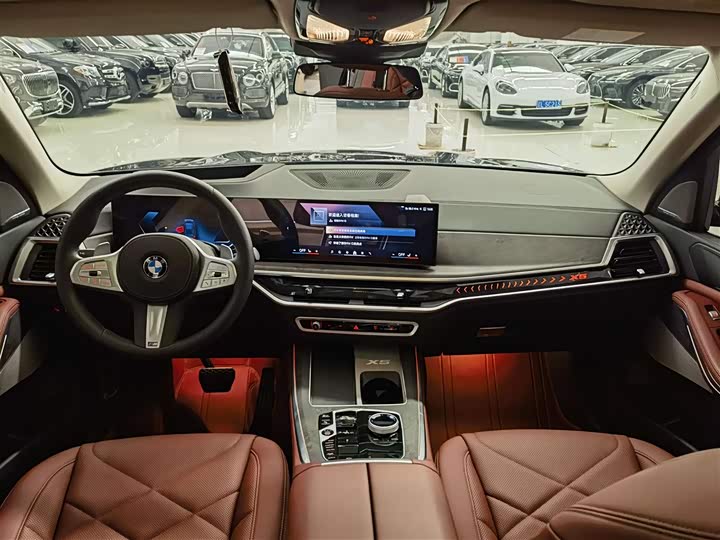 Фото 13 - BMW X5