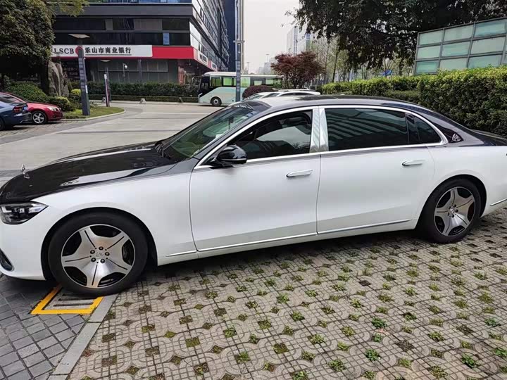 Фото 2 - Mercedes-Benz Maybach S-Class