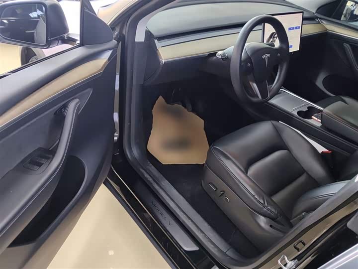 Фото 16 - Tesla Model Y