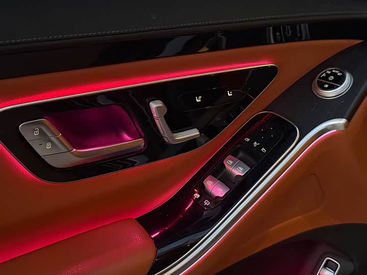 Фото 11 - Mercedes-Benz S-Class