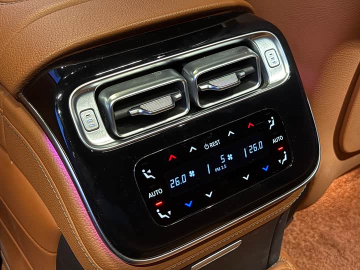 Фото 13 - Mercedes-Benz S-Class