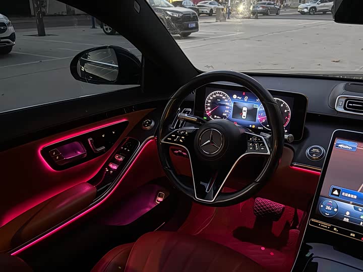 Фото 9 - Mercedes-Benz S-Class