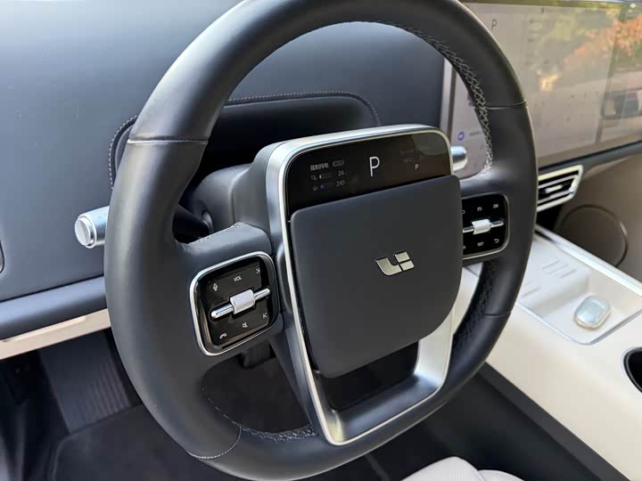 Фото 12 - LiXiang L7