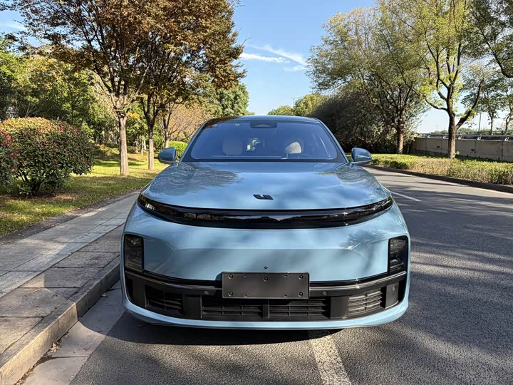 Фото 2 - LiXiang L7