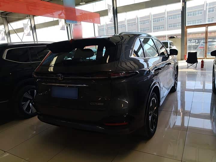 Фото 7 - Changan CS75 Plus