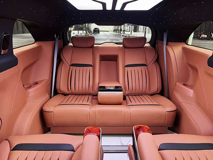 Фото 10 - Toyota Granvia