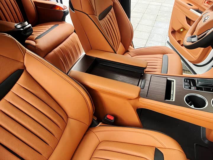 Фото 5 - Toyota Granvia