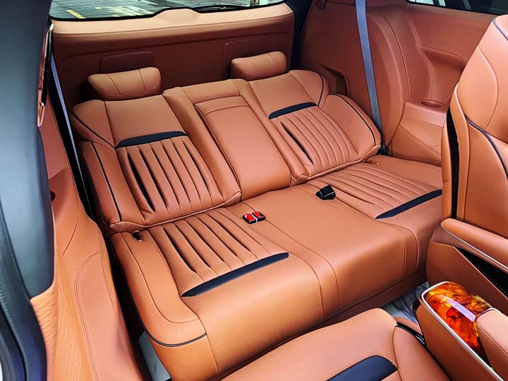 Фото 9 - Toyota Granvia