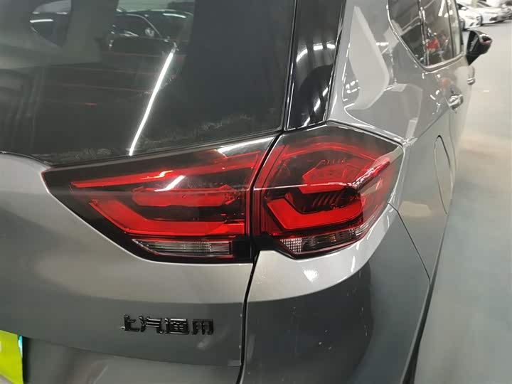 Фото 8 - Chevrolet Orlando