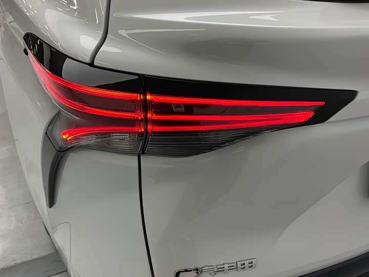 Фото 5 - Toyota Sienna